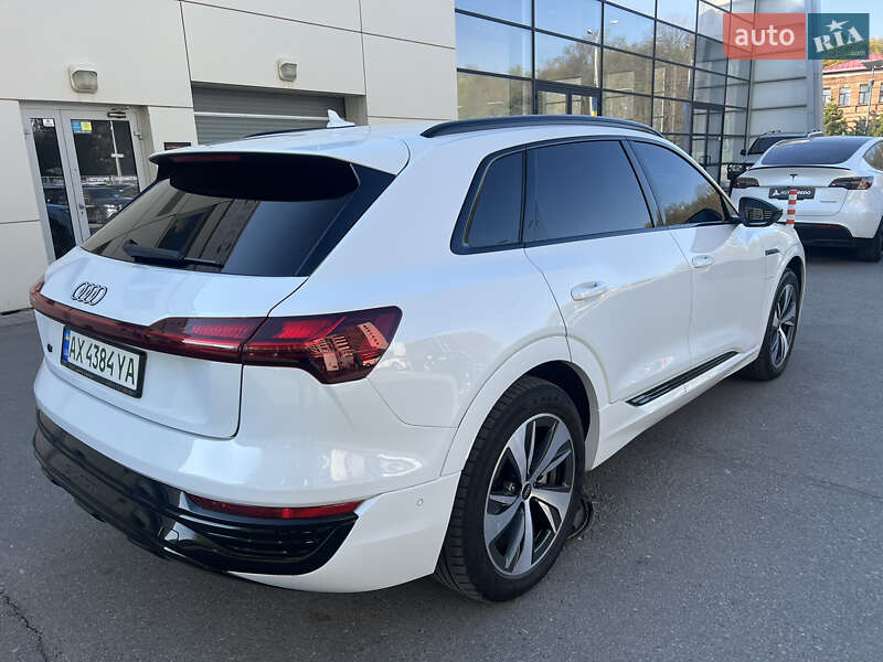 Позашляховик / Кросовер Audi Q8 e-tron 2023 в Харкові