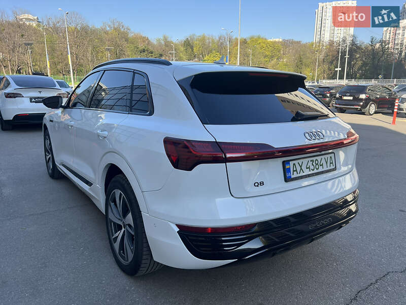 Позашляховик / Кросовер Audi Q8 e-tron 2023 в Харкові