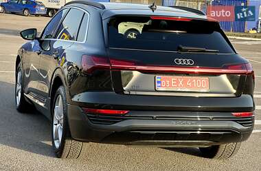 Внедорожник / Кроссовер Audi Q8 e-tron 2023 в 