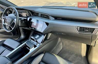 Внедорожник / Кроссовер Audi Q8 e-tron 2023 в 