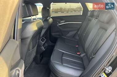 Внедорожник / Кроссовер Audi Q8 e-tron 2023 в 