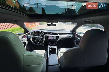 Внедорожник / Кроссовер Audi Q8 e-tron 2023 в 