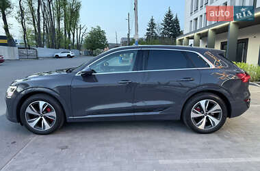 Внедорожник / Кроссовер Audi Q8 e-tron 2023 в 