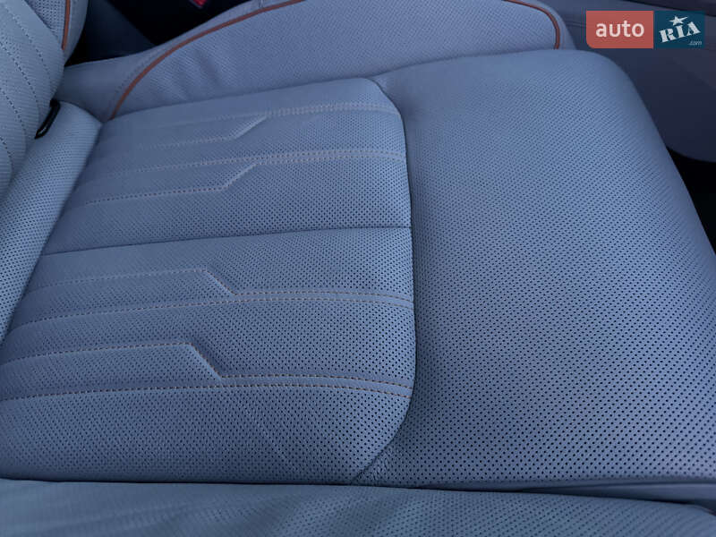 Внедорожник / Кроссовер Audi Q8 e-tron 2023 в Виннице