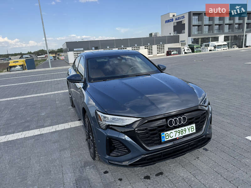Позашляховик / Кросовер Audi Q8 e-tron 2023 в Львові