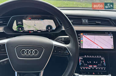 Внедорожник / Кроссовер Audi Q8 e-tron 2023 в 