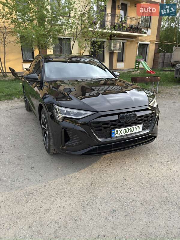 Внедорожник / Кроссовер Audi Q8 e-tron 2023 в 