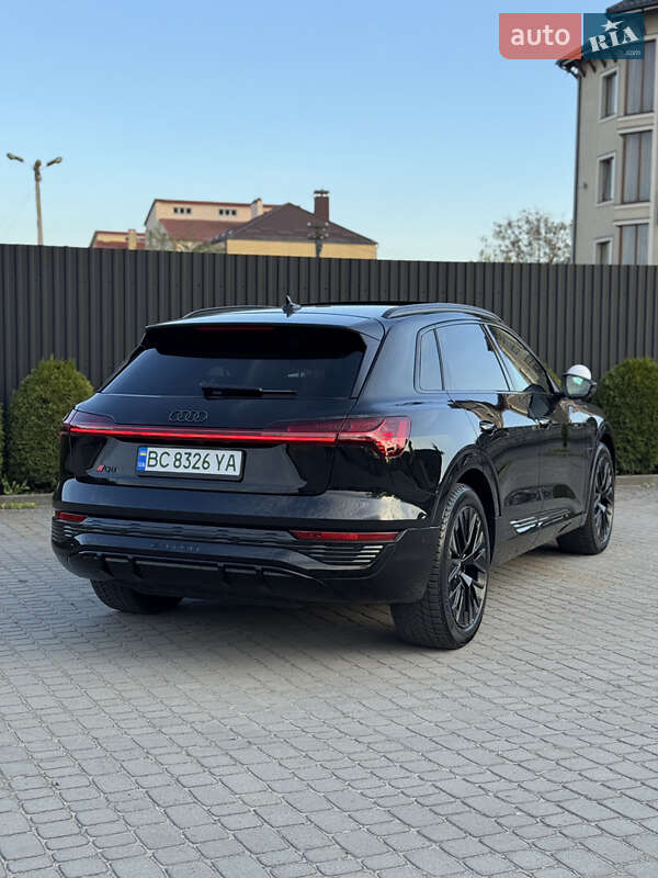 Внедорожник / Кроссовер Audi Q8 e-tron 2023 в Львове
