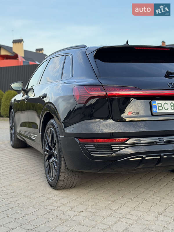 Внедорожник / Кроссовер Audi Q8 e-tron 2023 в Львове