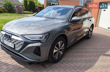 Внедорожник / Кроссовер Audi Q8 e-tron 2024 в 