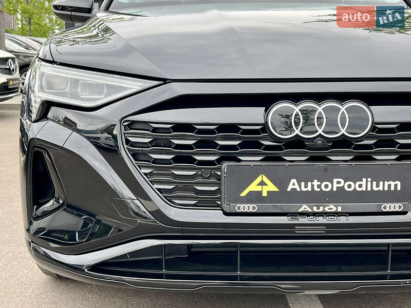 Позашляховик / Кросовер Audi Q8 e-tron 2023 в Києві