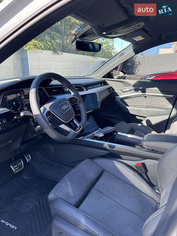 Внедорожник / Кроссовер Audi Q8 e-tron 2023 в Одессе