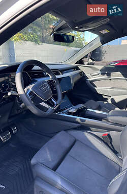 Внедорожник / Кроссовер Audi Q8 e-tron 2023 в 