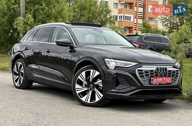 Позашляховик / Кросовер Audi Q8 e-tron 2024 в Києві