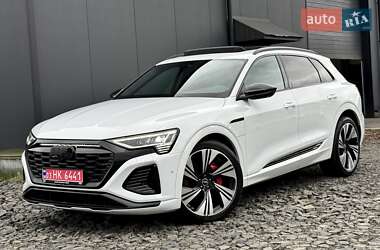 Позашляховик / Кросовер Audi Q8 e-tron 2024 в Києві
