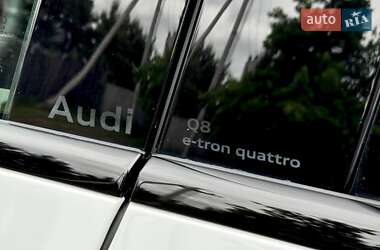 Внедорожник / Кроссовер Audi Q8 e-tron 2024 в 