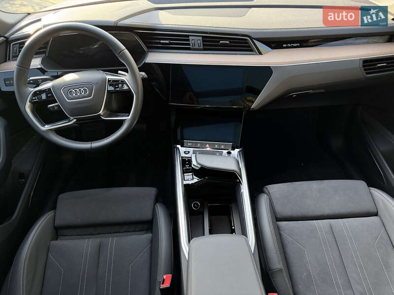 Внедорожник / Кроссовер Audi Q8 e-tron 2024 в Киеве