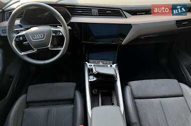 Внедорожник / Кроссовер Audi Q8 e-tron 2024 в 