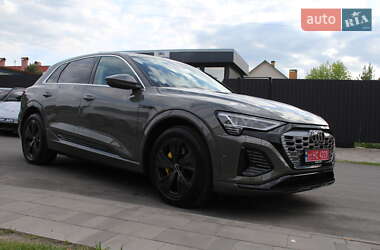 Внедорожник / Кроссовер Audi Q8 e-tron 2023 в 