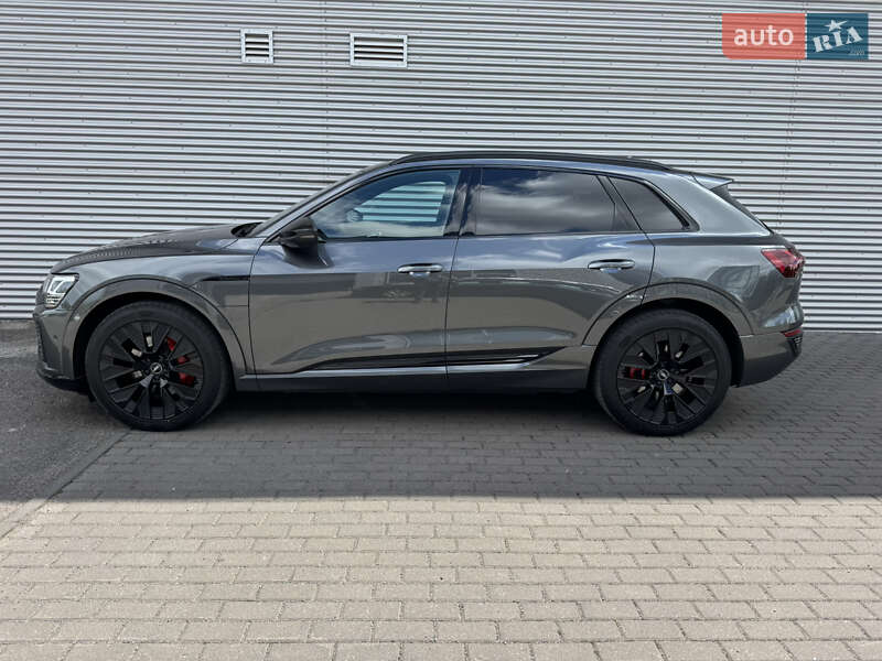 Внедорожник / Кроссовер Audi Q8 e-tron 2023 в Ровно