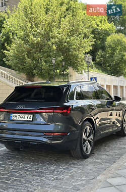 Внедорожник / Кроссовер Audi Q8 e-tron 2023 в 