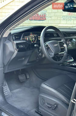 Внедорожник / Кроссовер Audi Q8 e-tron 2023 в 