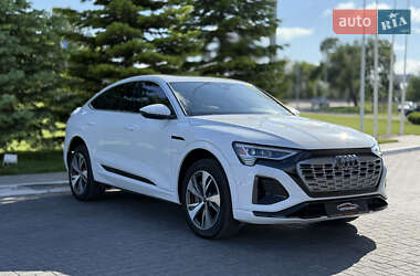 Внедорожник / Кроссовер Audi Q8 e-tron 2023 в 