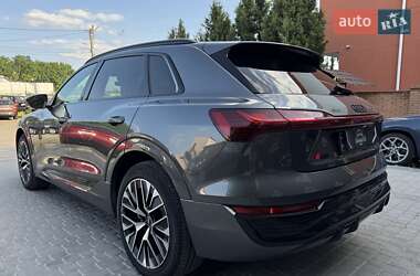 Внедорожник / Кроссовер Audi Q8 e-tron 2023 в 