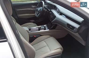 Внедорожник / Кроссовер Audi Q8 e-tron 2024 в 