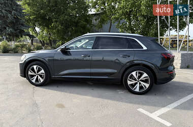 Внедорожник / Кроссовер Audi Q8 e-tron 2023 в 