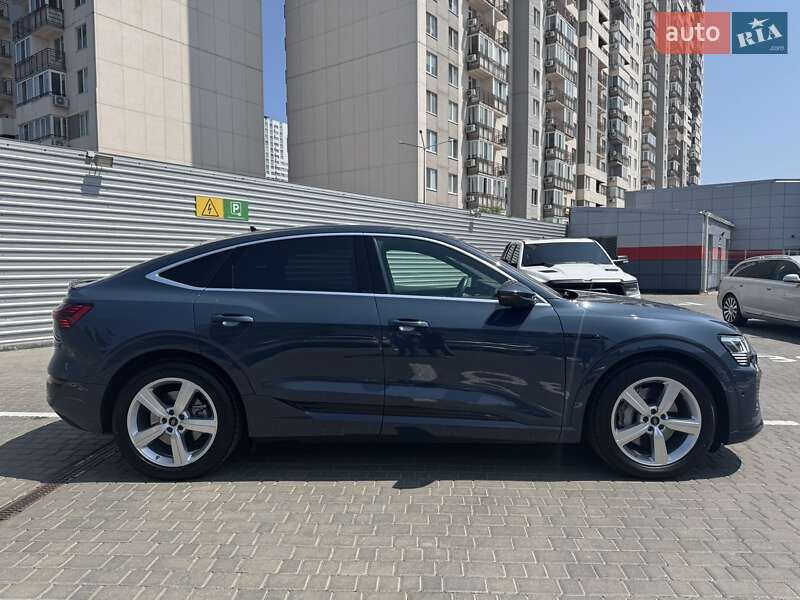 Внедорожник / Кроссовер Audi Q8 e-tron 2023 в Одессе