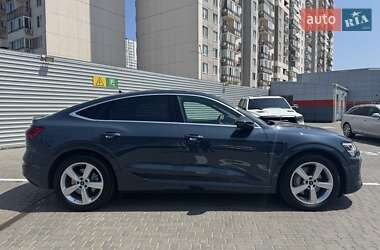 Внедорожник / Кроссовер Audi Q8 e-tron 2023 в 