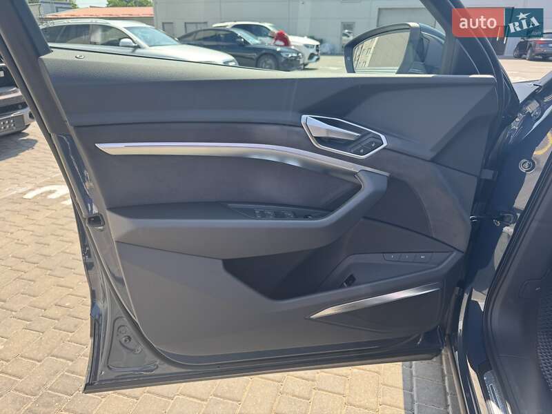 Внедорожник / Кроссовер Audi Q8 e-tron 2023 в Одессе
