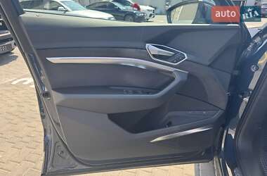 Внедорожник / Кроссовер Audi Q8 e-tron 2023 в 