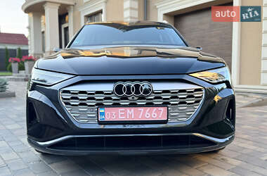 Позашляховик / Кросовер Audi Q8 e-tron 2023 в 