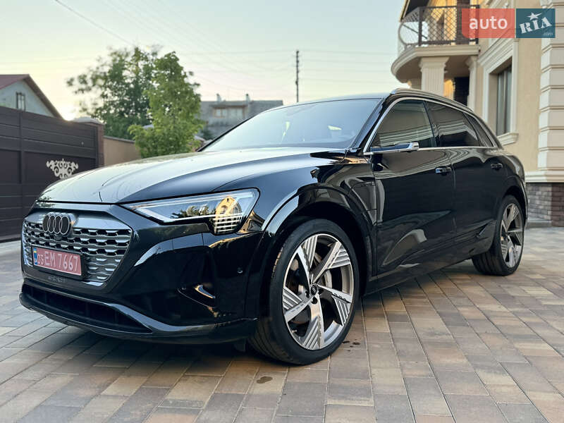 Внедорожник / Кроссовер Audi Q8 e-tron 2023 в Черновцах