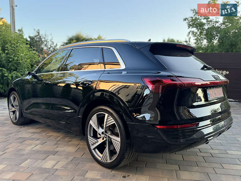 Внедорожник / Кроссовер Audi Q8 e-tron 2023 в Черновцах
