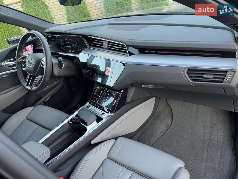 Внедорожник / Кроссовер Audi Q8 e-tron 2023 в Черновцах