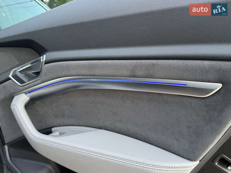 Внедорожник / Кроссовер Audi Q8 e-tron 2023 в Черновцах
