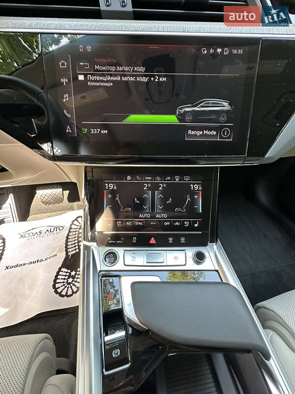 Позашляховик / Кросовер Audi Q8 e-tron 2023 в Харкові