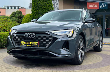 Позашляховик / Кросовер Audi Q8 e-tron 2024 в 