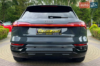 Позашляховик / Кросовер Audi Q8 e-tron 2024 в 