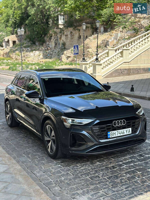 Внедорожник / Кроссовер Audi Q8 e-tron 2023 в Одессе