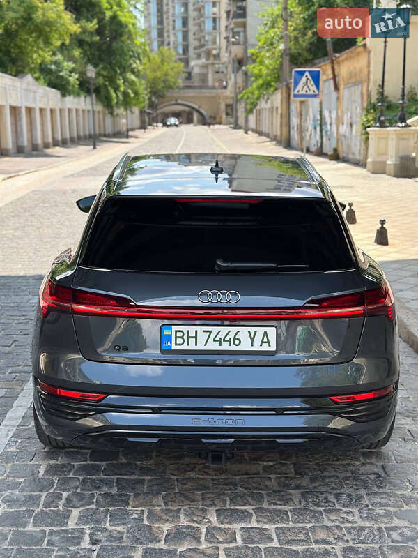 Внедорожник / Кроссовер Audi Q8 e-tron 2023 в Одессе