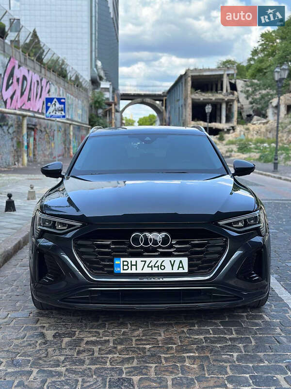 Внедорожник / Кроссовер Audi Q8 e-tron 2023 в Одессе