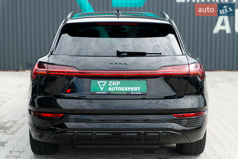 Внедорожник / Кроссовер Audi Q8 e-tron 2023 в Мукачево