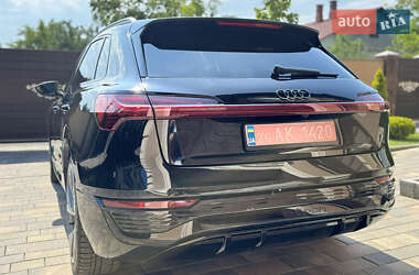 Внедорожник / Кроссовер Audi Q8 e-tron 2023 в 