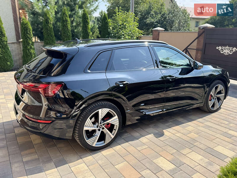 Внедорожник / Кроссовер Audi Q8 e-tron 2023 в Черновцах