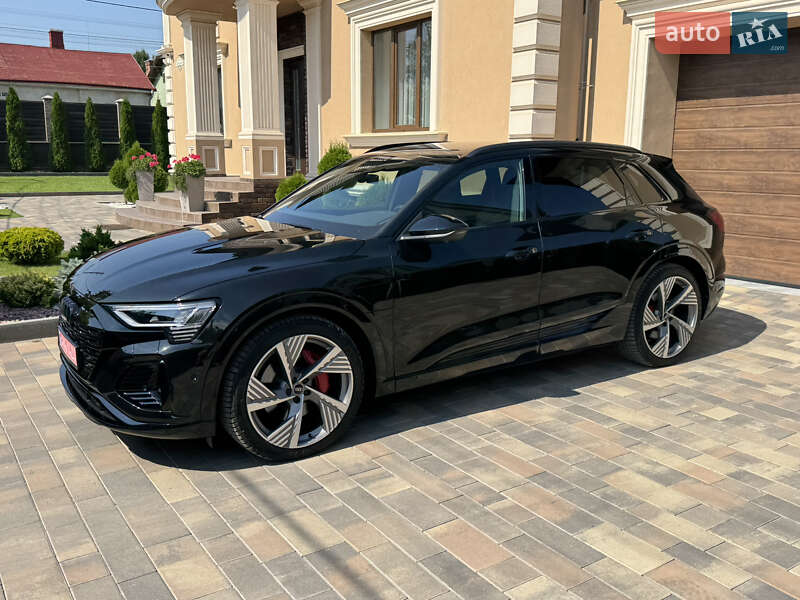 Внедорожник / Кроссовер Audi Q8 e-tron 2023 в Черновцах