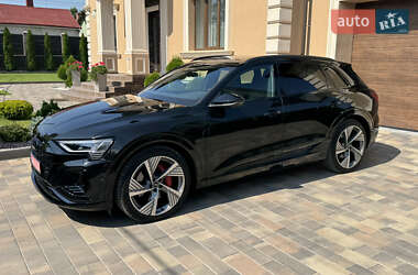 Внедорожник / Кроссовер Audi Q8 e-tron 2023 в 